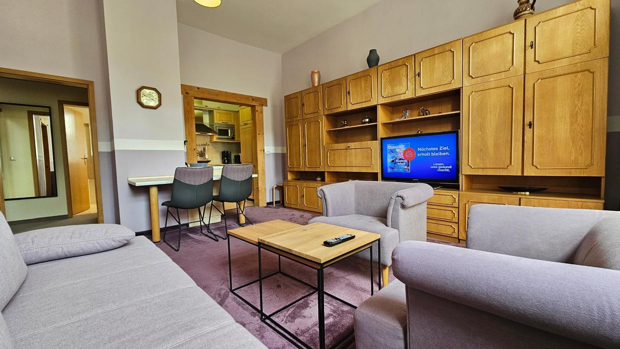 Pension Weisse Rose, Parkplatz, Fruehstueck, Wlan, Zentral Bad Elster Exterior foto