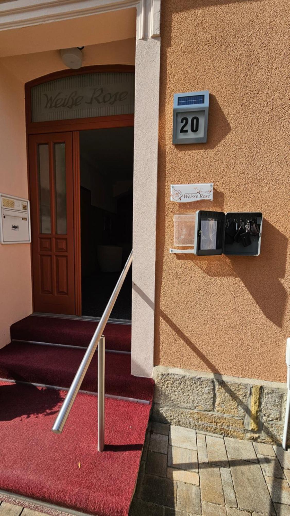 Pension Weisse Rose, Parkplatz, Fruehstueck, Wlan, Zentral Bad Elster Exterior foto