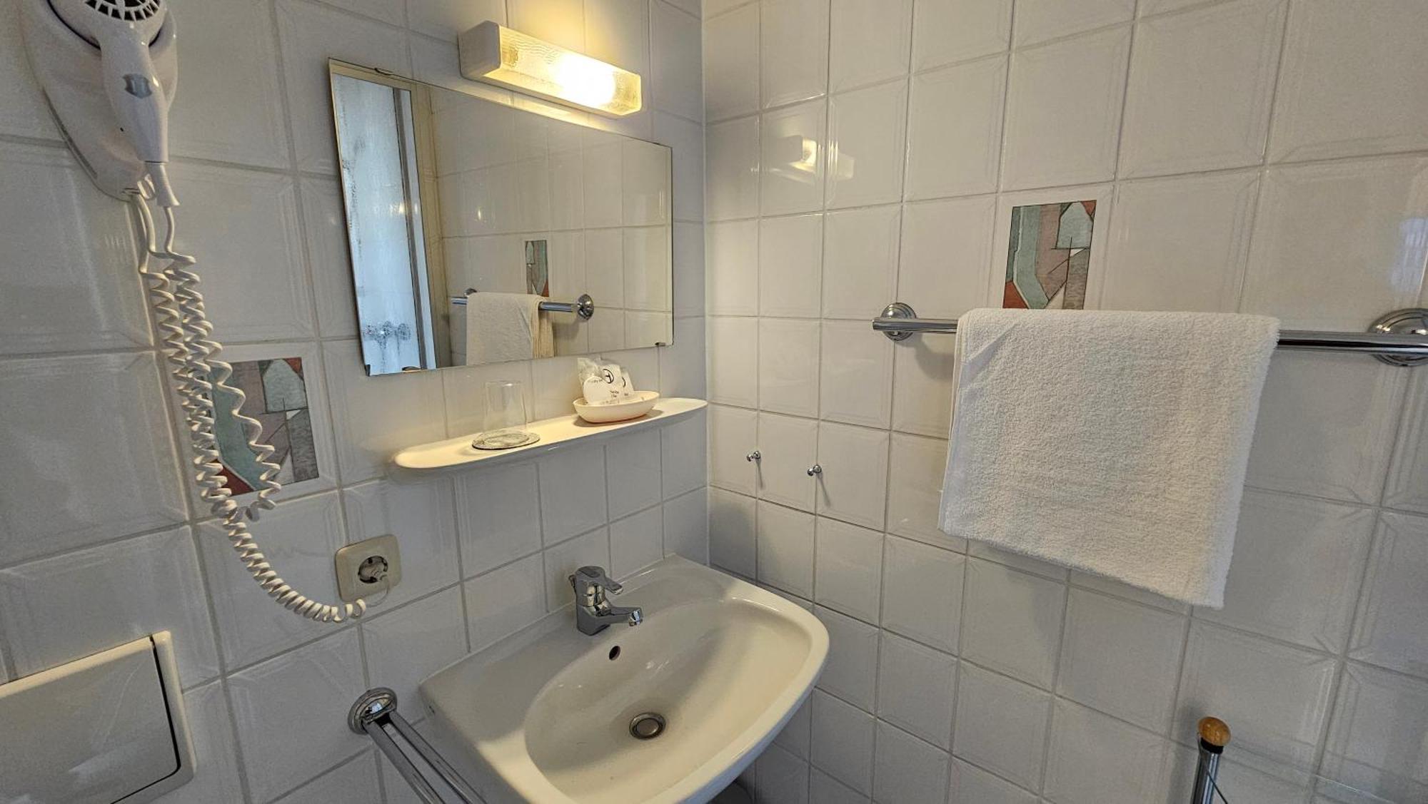 Pension Weisse Rose, Parkplatz, Fruehstueck, Wlan, Zentral Bad Elster Exterior foto