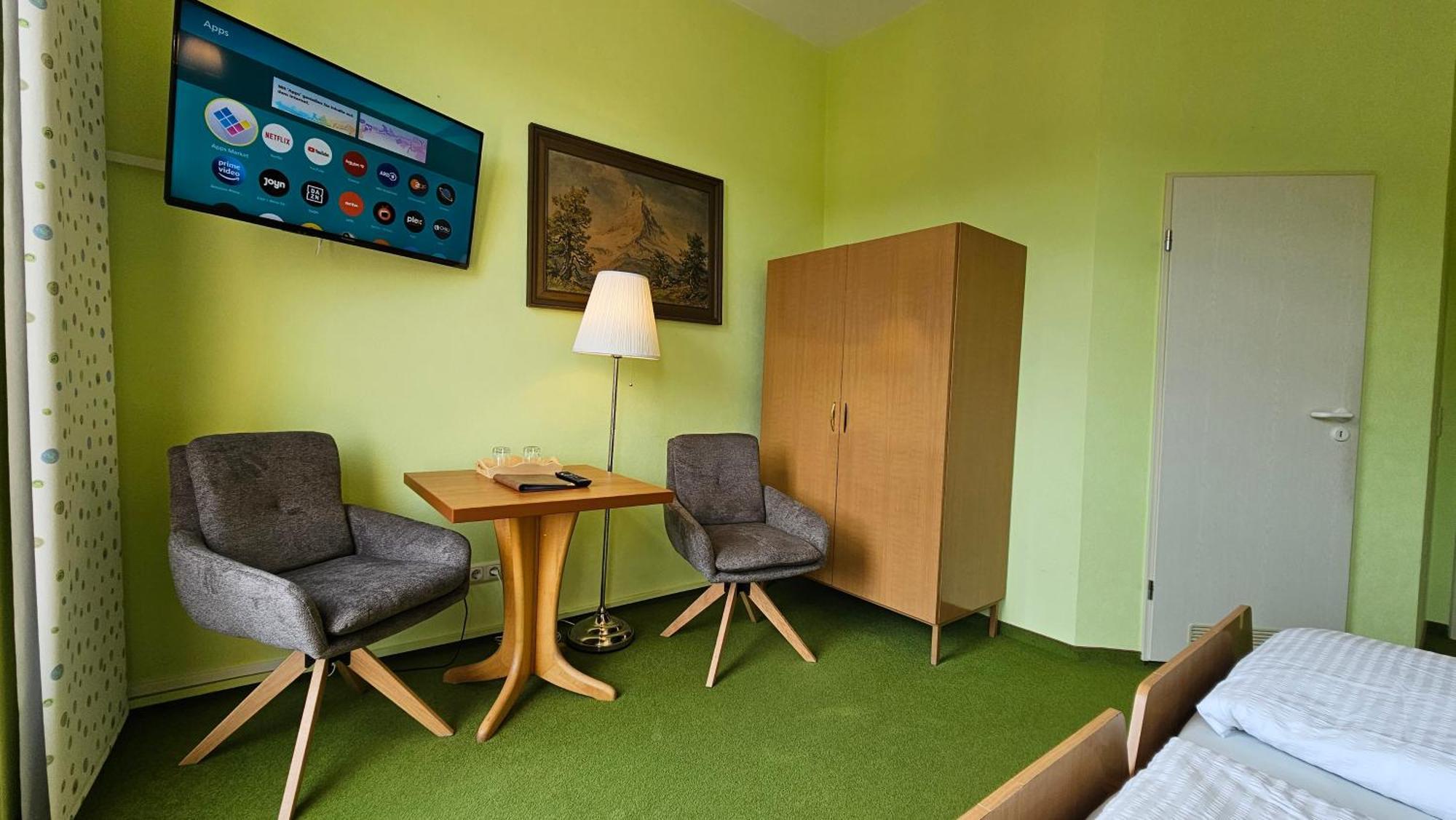 Pension Weisse Rose, Parkplatz, Fruehstueck, Wlan, Zentral Bad Elster Exterior foto