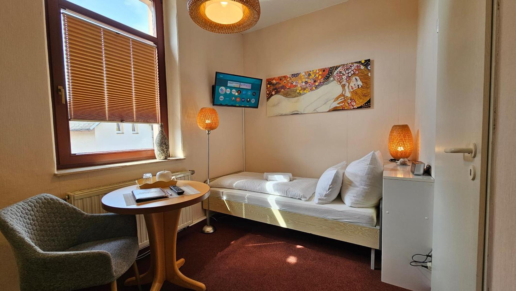 Pension Weisse Rose, Parkplatz, Fruehstueck, Wlan, Zentral Bad Elster Exterior foto