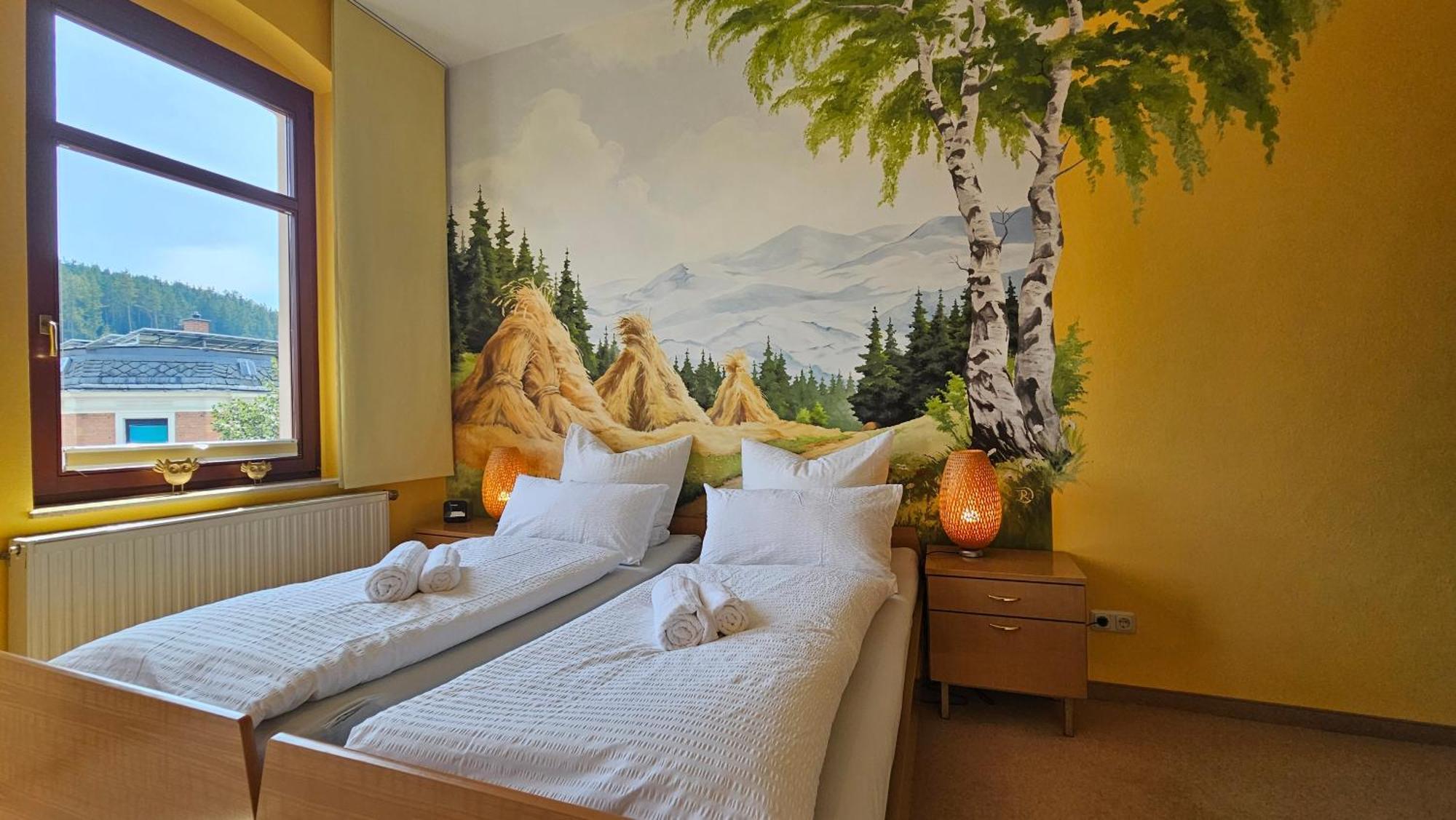 Pension Weisse Rose, Parkplatz, Fruehstueck, Wlan, Zentral Bad Elster Exterior foto