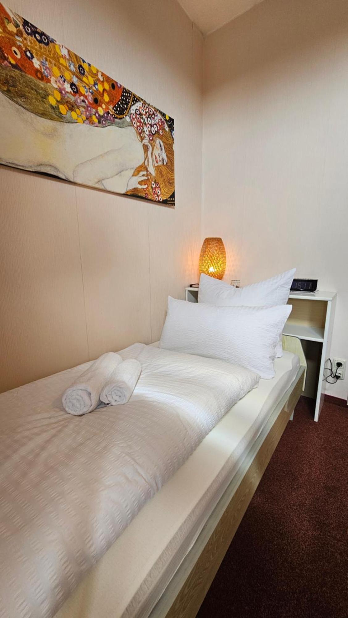 Pension Weisse Rose, Parkplatz, Fruehstueck, Wlan, Zentral Bad Elster Exterior foto