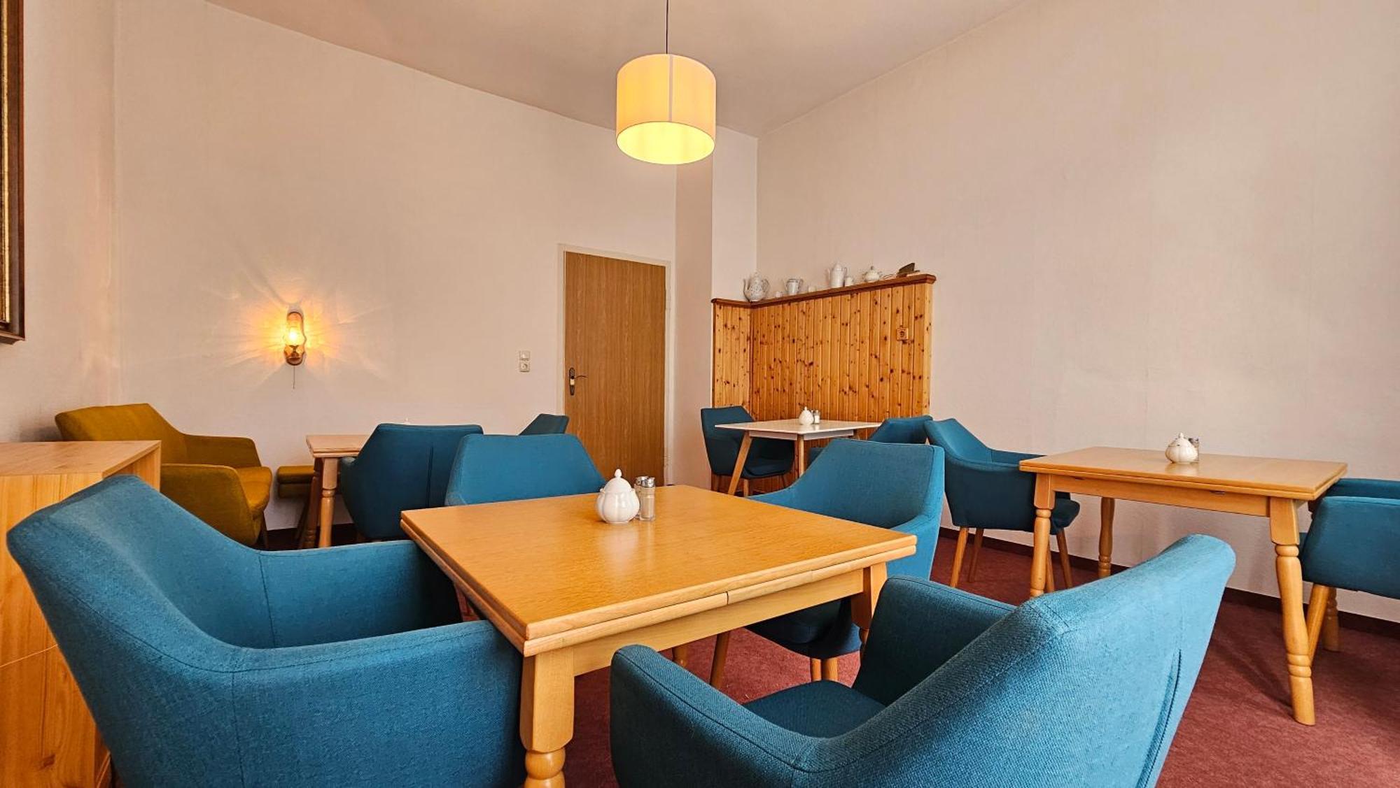 Pension Weisse Rose, Parkplatz, Fruehstueck, Wlan, Zentral Bad Elster Exterior foto