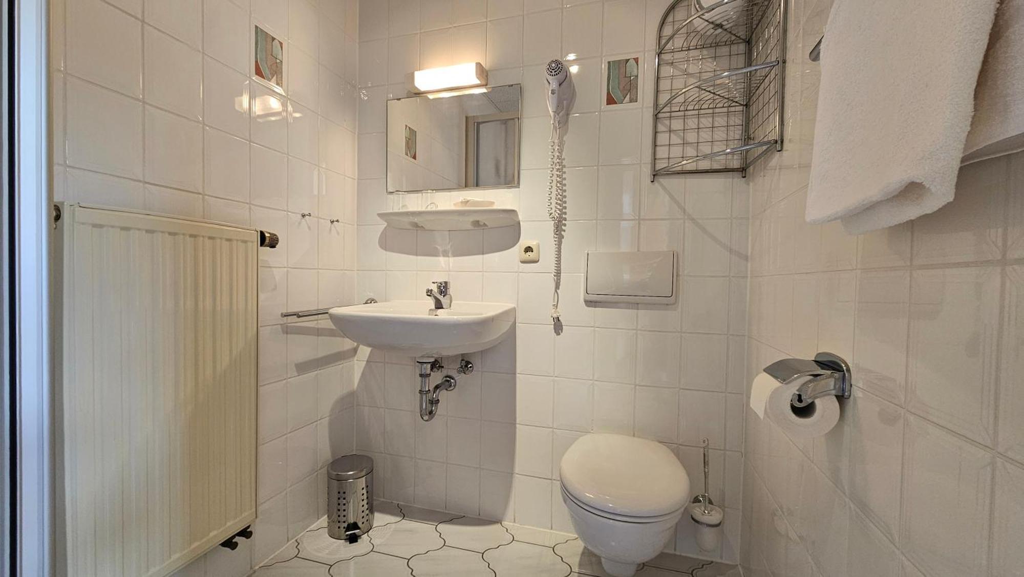 Pension Weisse Rose, Parkplatz, Fruehstueck, Wlan, Zentral Bad Elster Exterior foto