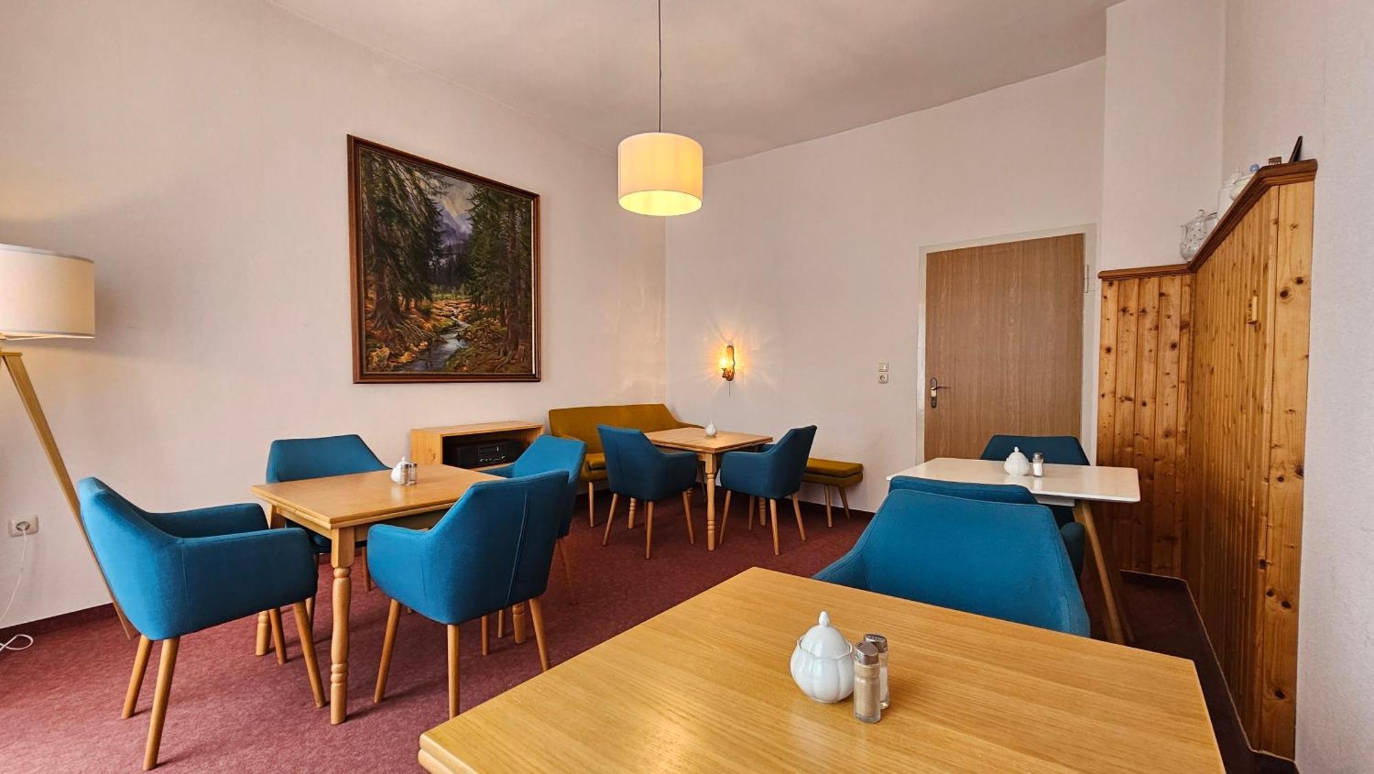 Pension Weisse Rose, Parkplatz, Fruehstueck, Wlan, Zentral Bad Elster Exterior foto