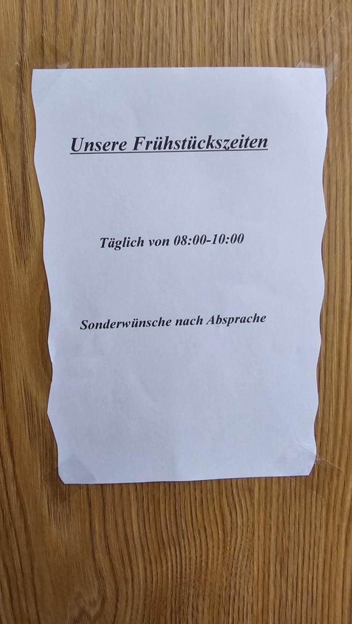 Pension Weisse Rose, Parkplatz, Fruehstueck, Wlan, Zentral Bad Elster Exterior foto